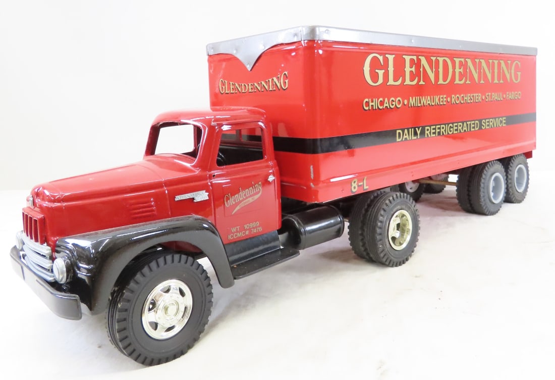 Custom Int'l R-190 Truck & Glendenning Trailer (1 of 20)