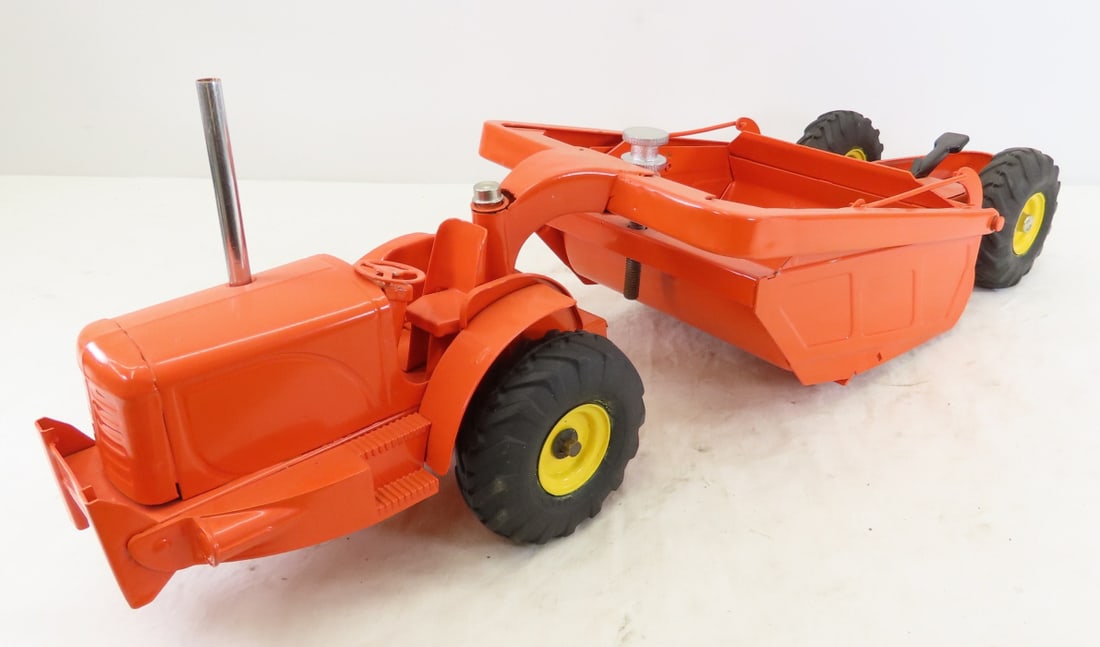 1950's Doepke Heiliner Steel Earth Mover Restored: 1950's Doepke Heiliner Steel Earth Mover Restored - HEIL hubcaps, LOT SIZE: 29x9x6", 10 LBS All information and photos are intended to be as accurate as possible, but errors are possible. No item may