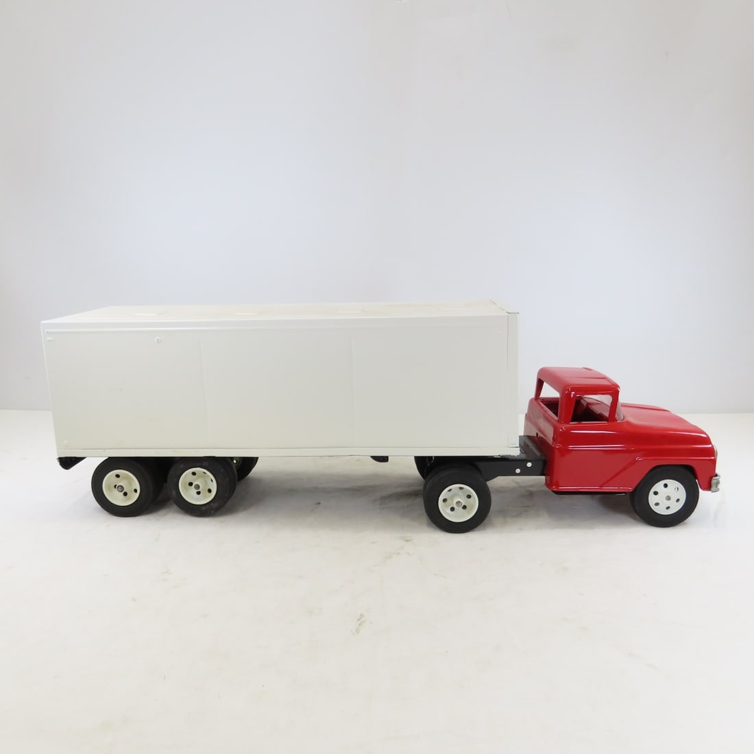 Tonka Truck with Minneapolis-Moline Nylint Trailer - 6