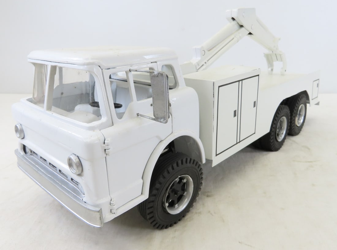 Scratch Built Utility Lift Truck- Incomplete (1 of 17)