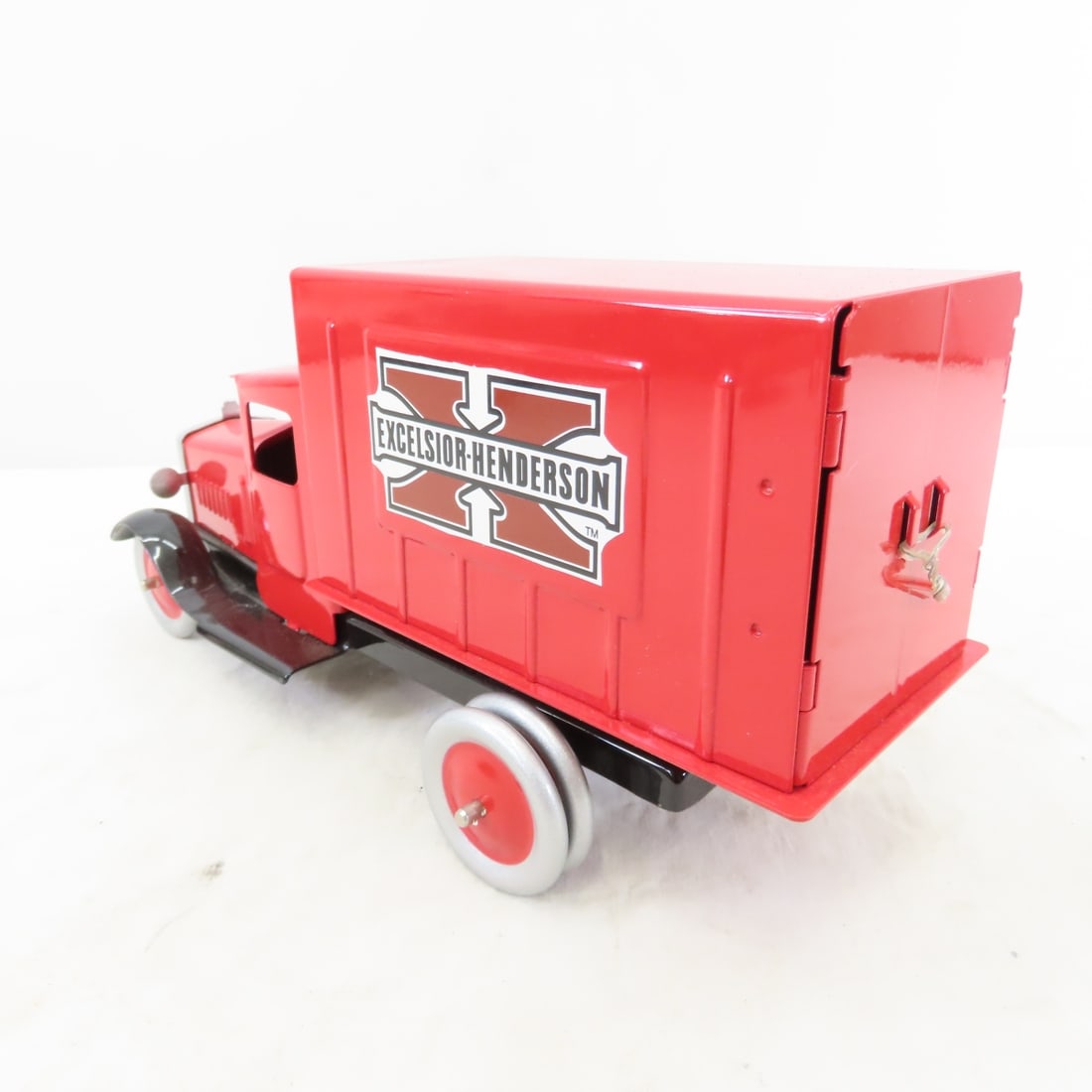 Dairy Queen & Excelsior-Henderson Spec Cast Trucks - 4