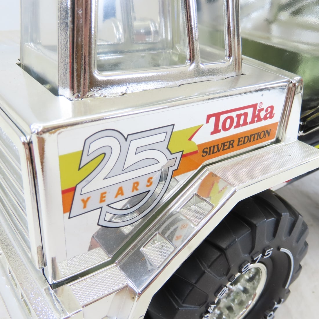25th Anniversary Silver Mighty Tonka Dump Truck - 13