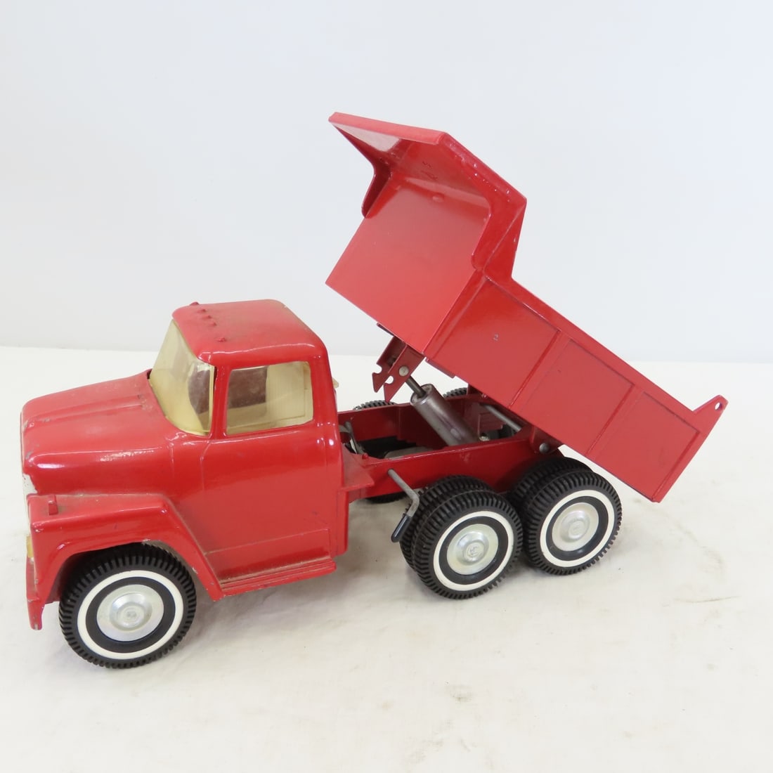 Original ERTL International Dump Truck - 16