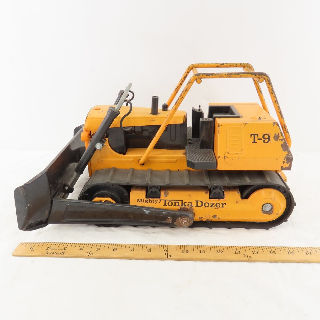 Original 1970's Mighty Tonka T-9 Bulldozer - 2