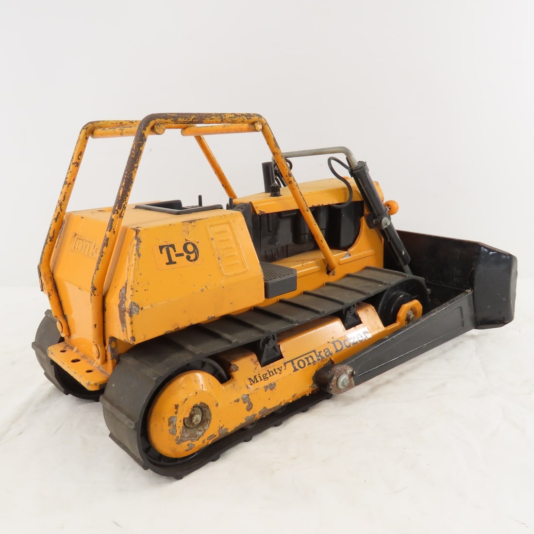Original 1970's Mighty Tonka T-9 Bulldozer - 5