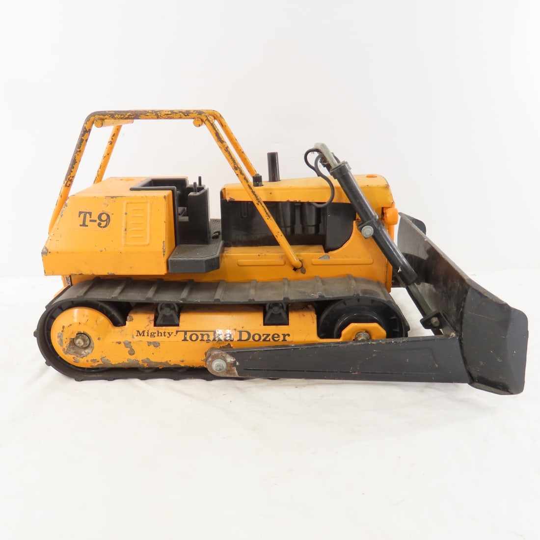 Original 1970's Mighty Tonka T-9 Bulldozer - 6