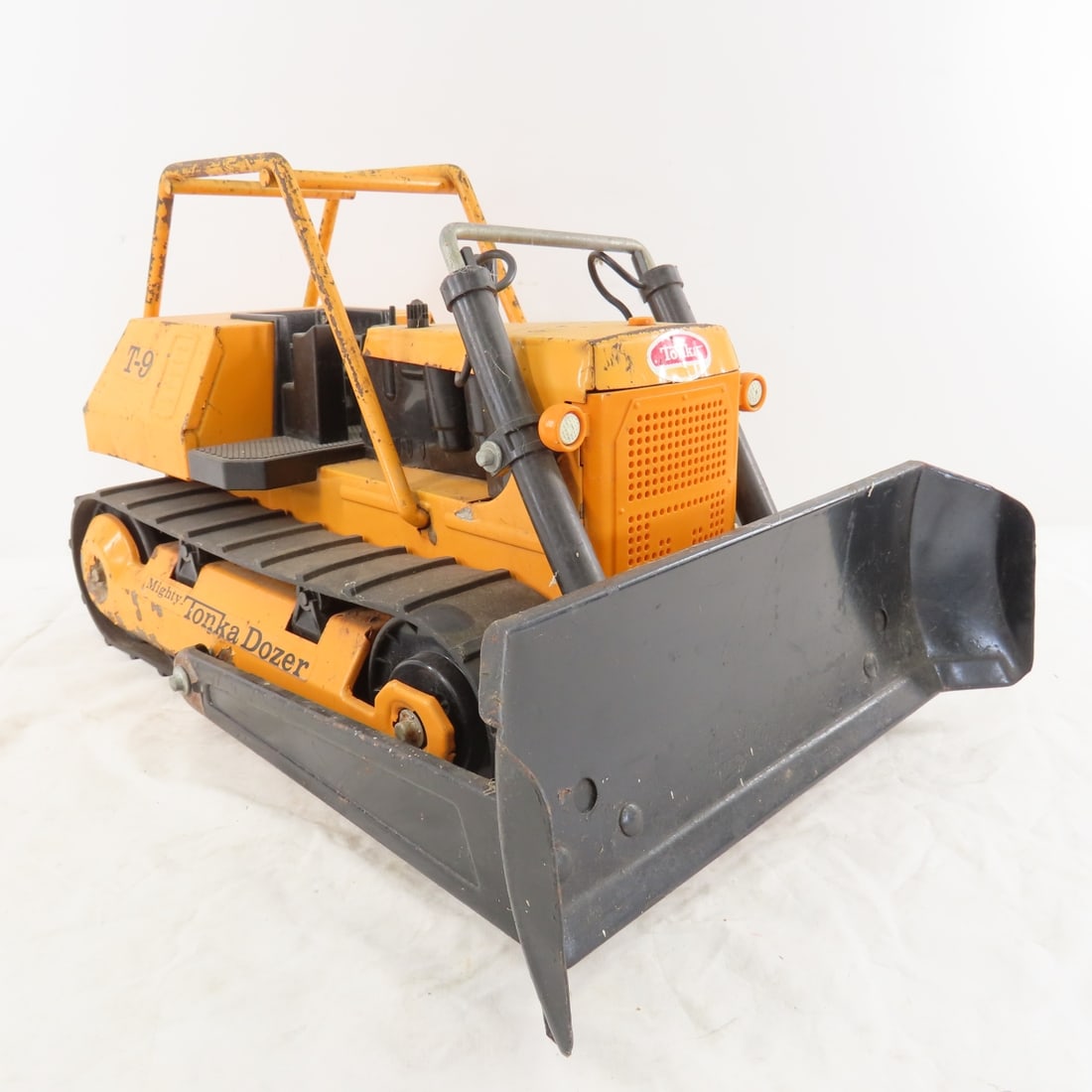 Original 1970's Mighty Tonka T-9 Bulldozer - 7