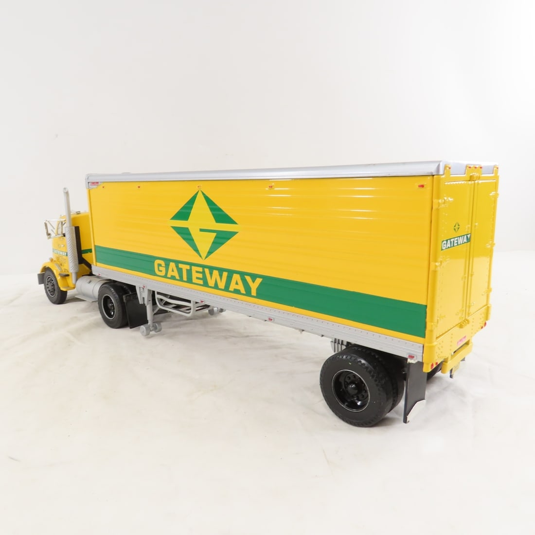 1996 ERTL 1954 Gateway Truck & Trailer - 3
