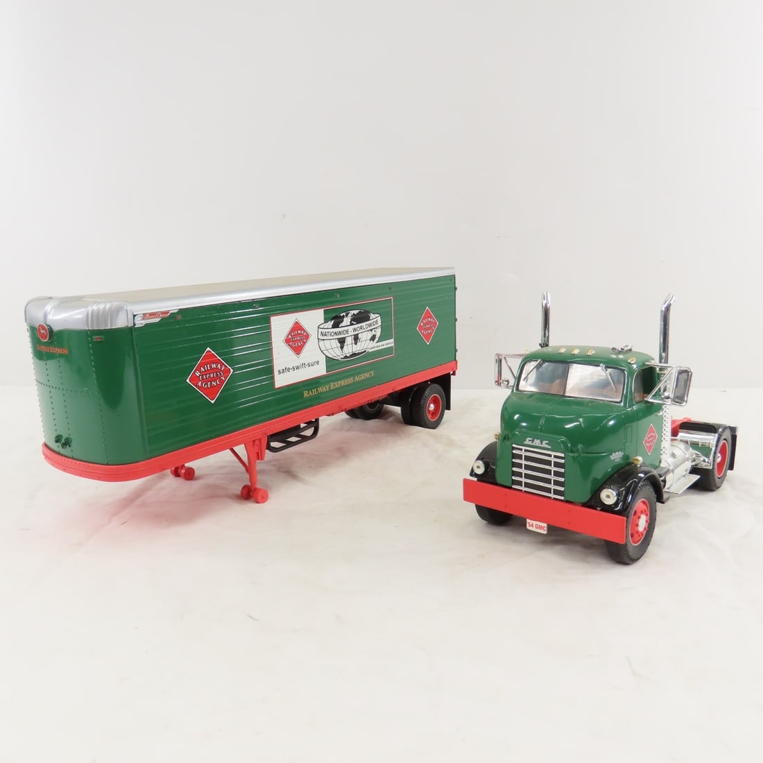 1996 ERTL 1954 Railway Express Truck & Trailer - 11
