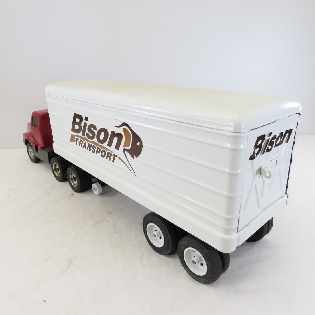 ERTL Truck & Custom Bison Trailer Restored - 3