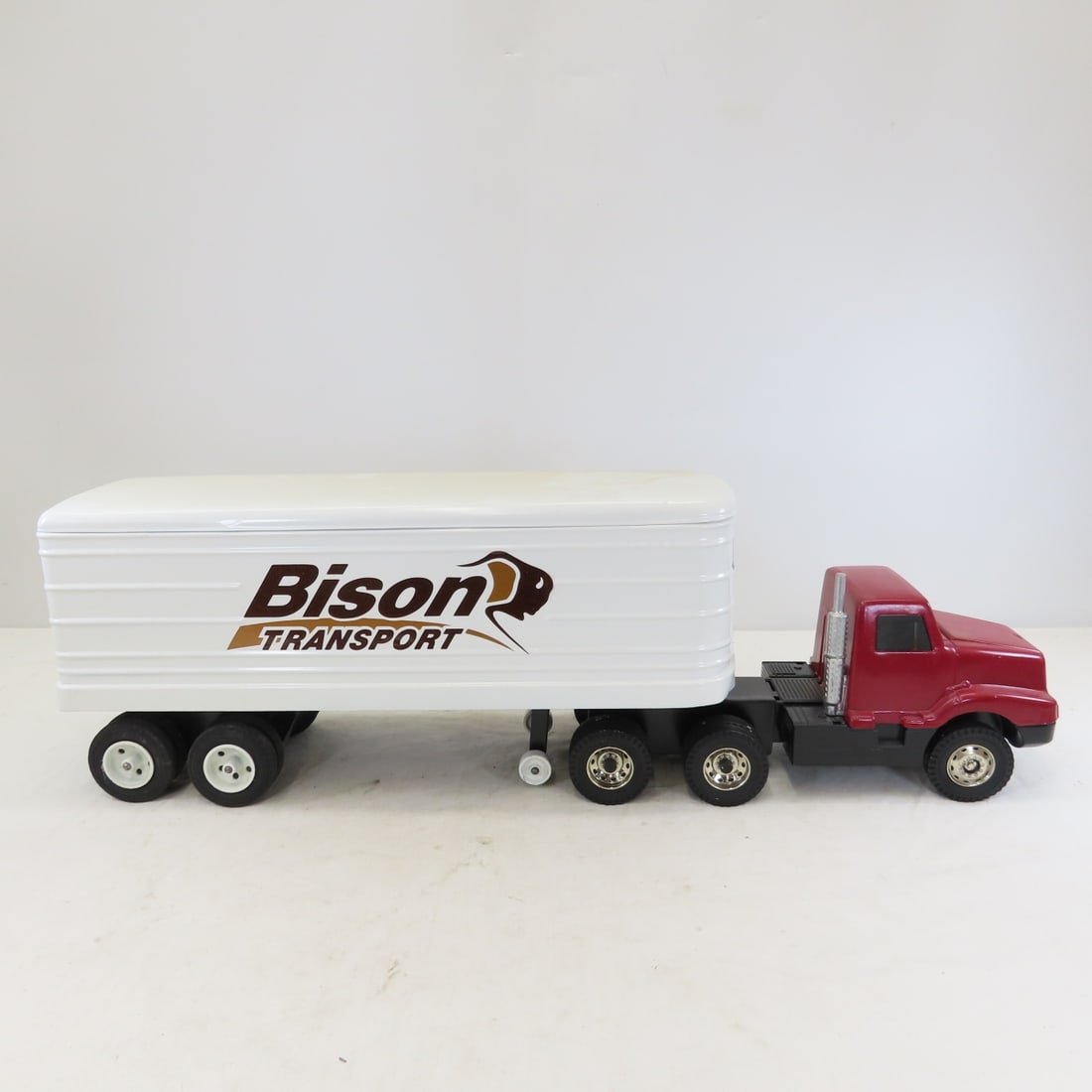 ERTL Truck & Custom Bison Trailer Restored - 6