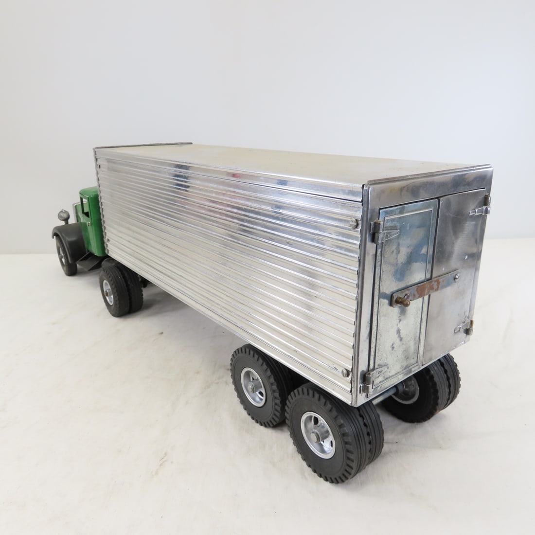 Smith Miller MIC Truck & Fruehauf Trailer Restored - 3