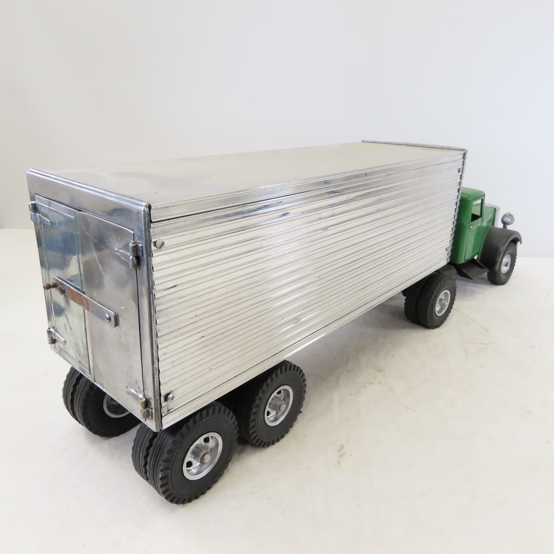 Smith Miller MIC Truck & Fruehauf Trailer Restored - 5