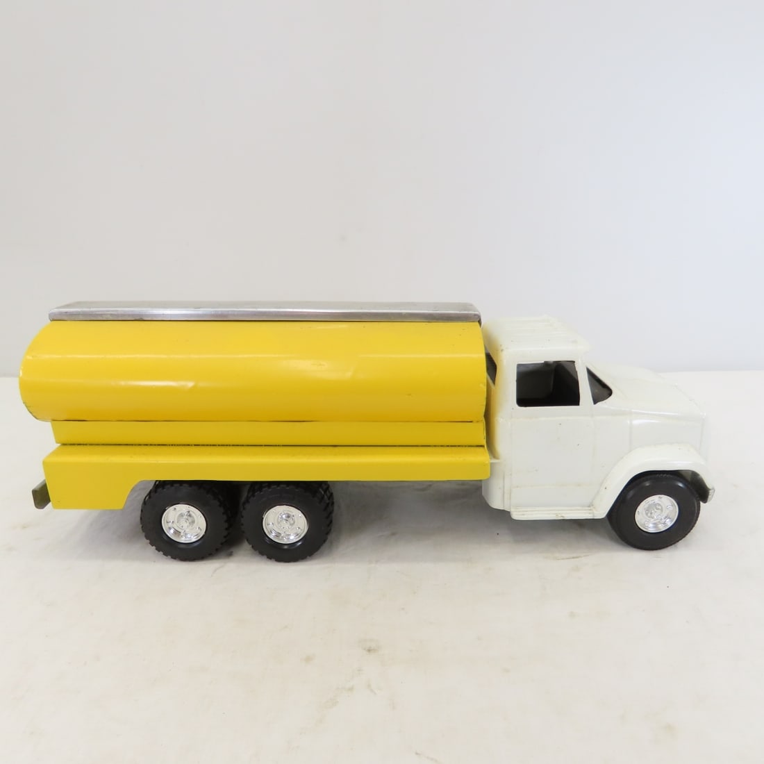 ERTL 594 Truck with Custom Wood Tanker - 6