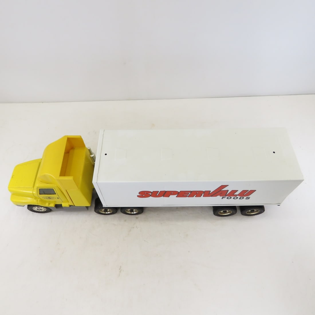 ERTL Pennzoil Truck & Nylint SuperValu Trailer - 9
