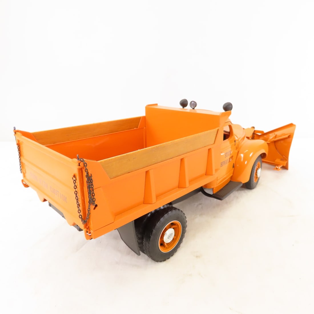 International K-5 with Baker V Plow Truck - 5