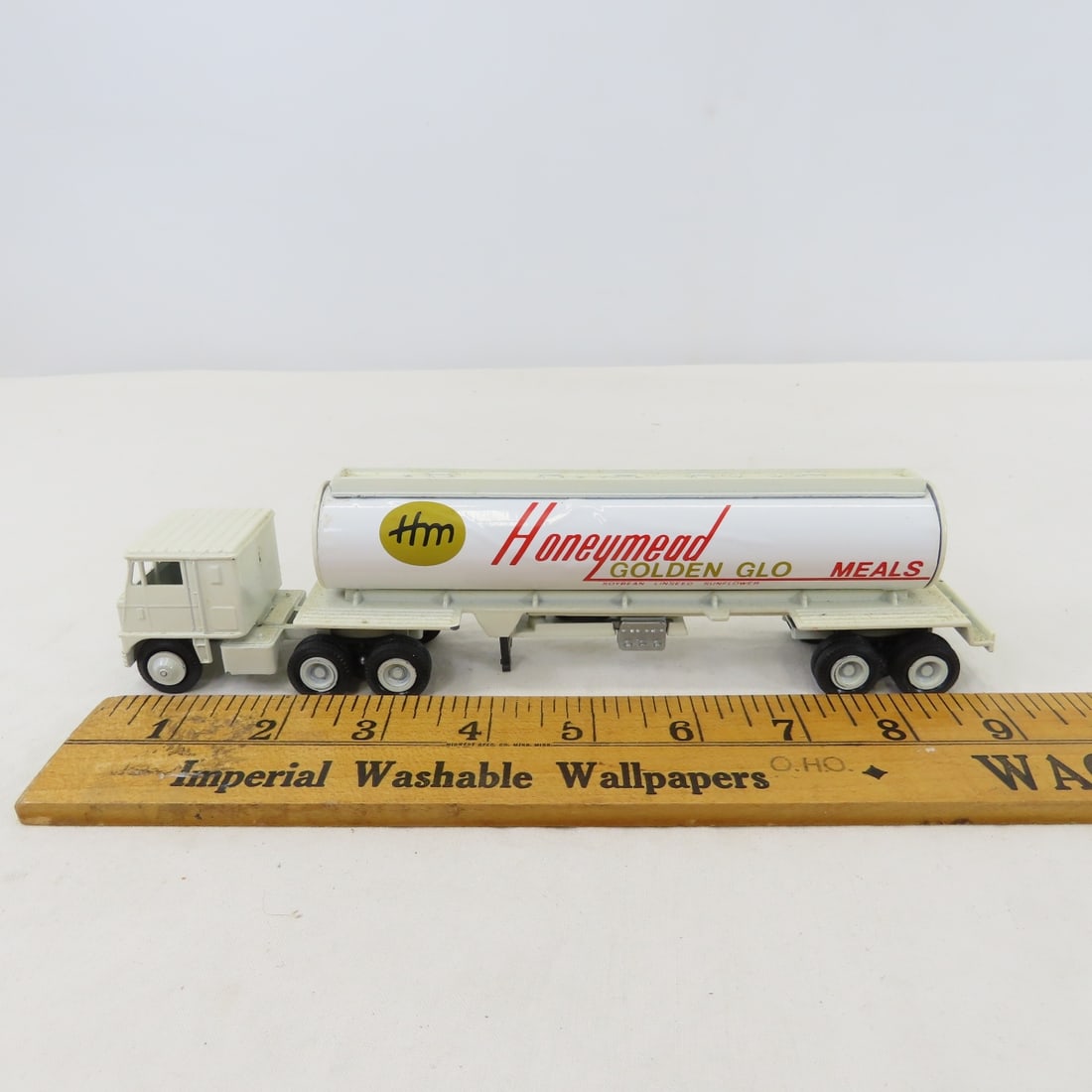 13 Winross Diecast Semis & Tankers 1:64 - 10