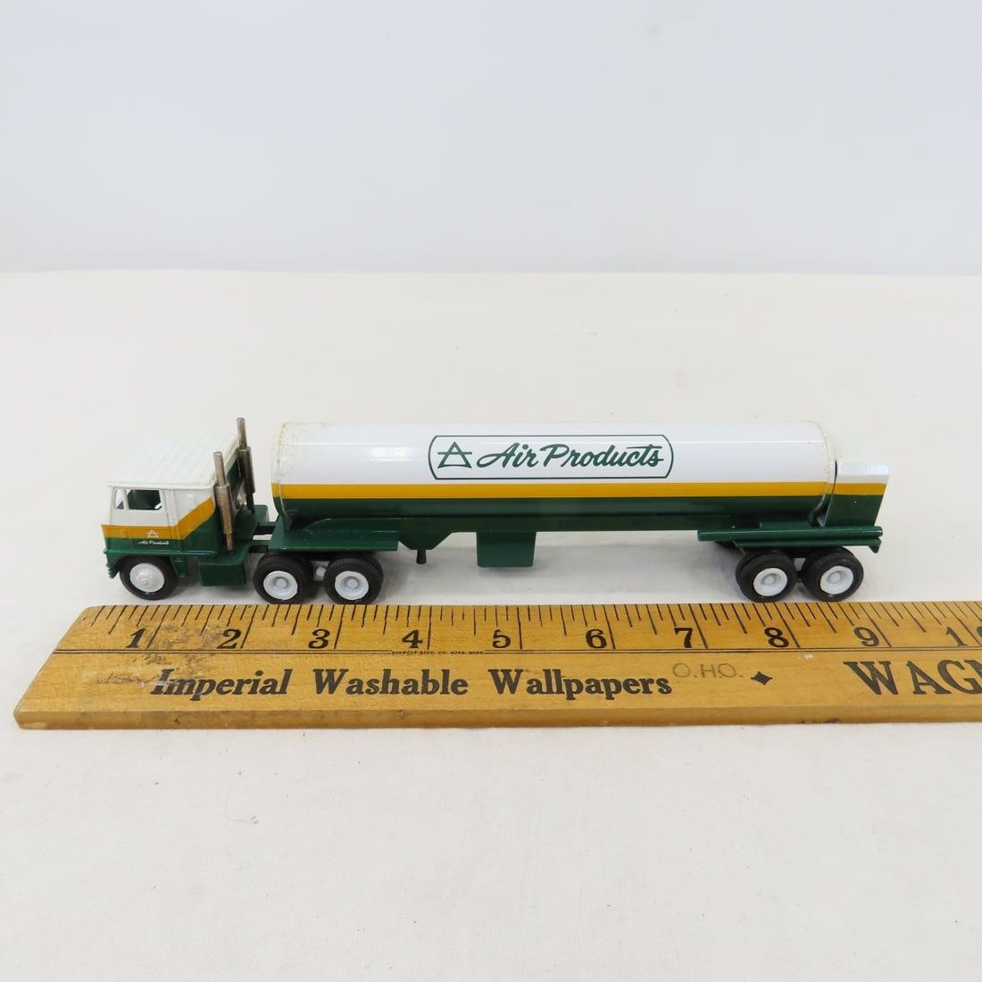 13 Winross Diecast Semis & Tankers 1:64 - 5