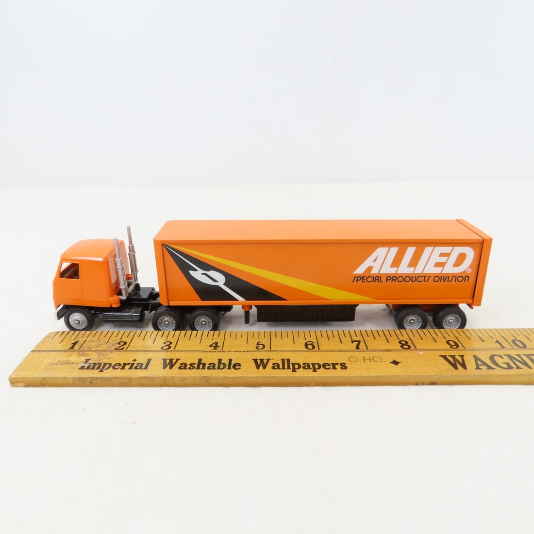 13 Winross Diecast Semis & Tankers 1:64 - 9