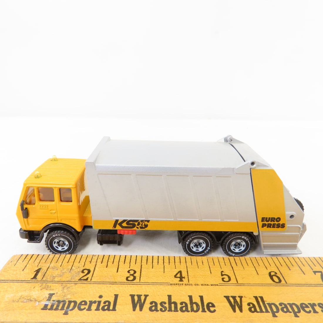 10 Vintage Diecast Garbage Trucks 1:50 - 8