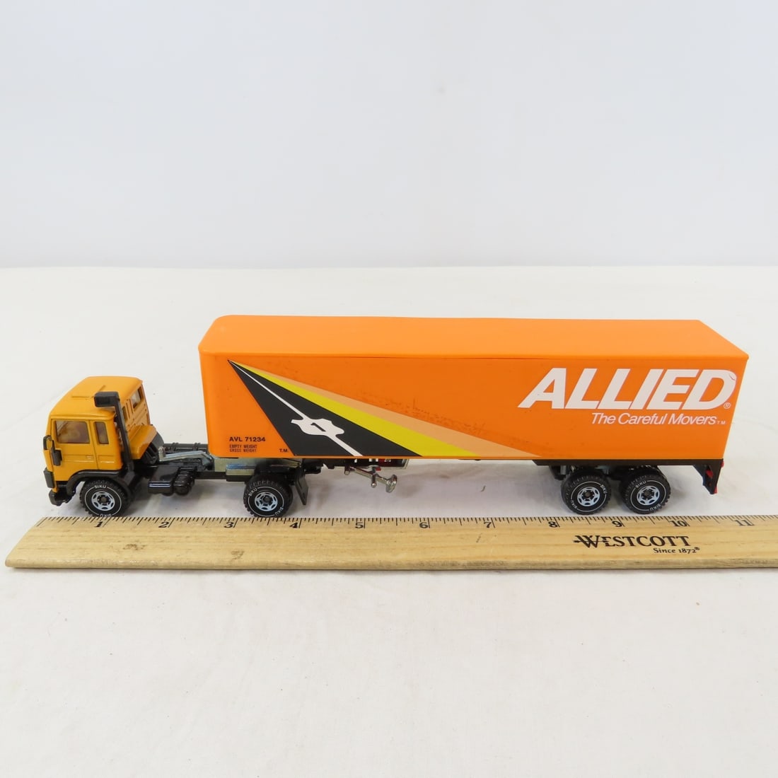 3 Corgi & 8 Siku Semis and Tankers 1:64 Scale - 6