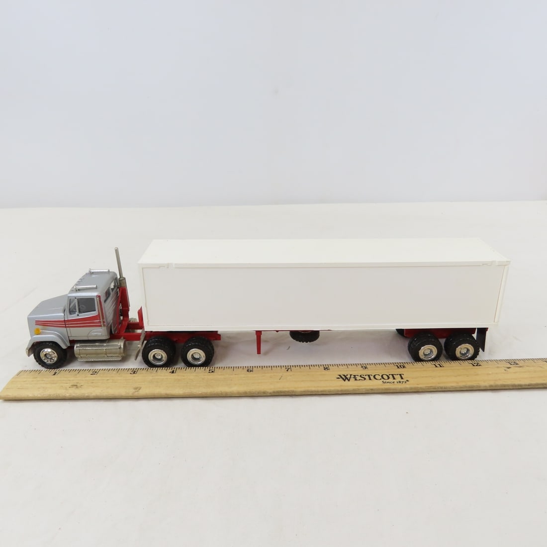 3 Corgi & 8 Siku Semis and Tankers 1:64 Scale - 8