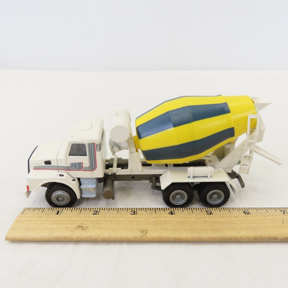 16 Diecast Concrete Mixers - most are 1:46 - 4
