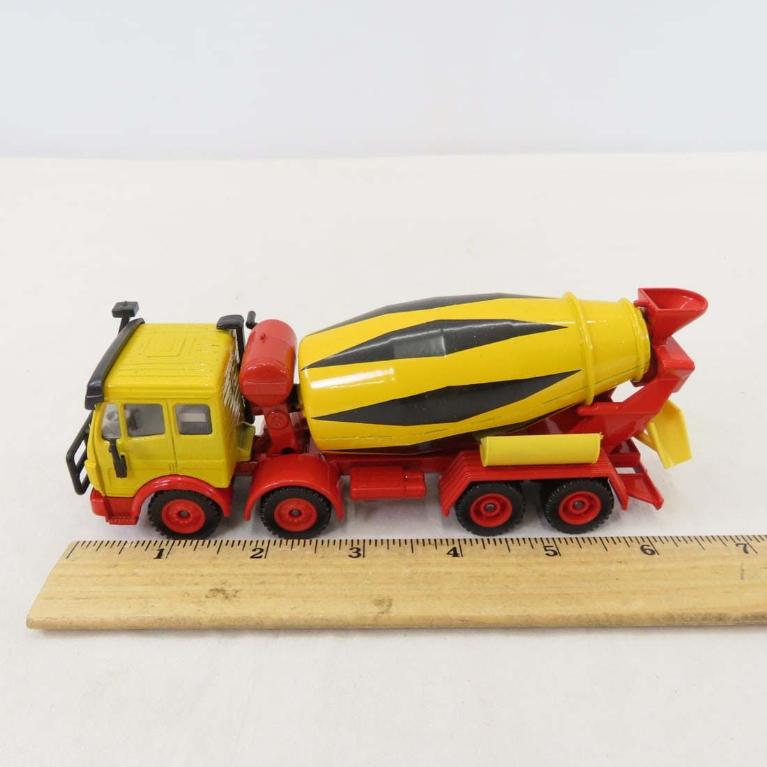16 Diecast Concrete Mixers - most are 1:46 - 6