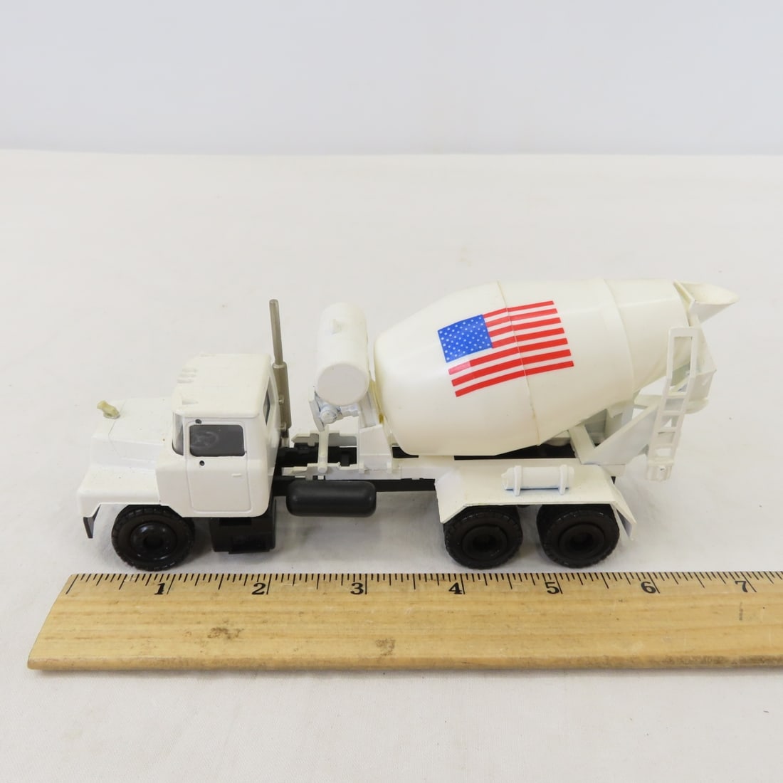 16 Diecast Concrete Mixers - most are 1:46 - 8