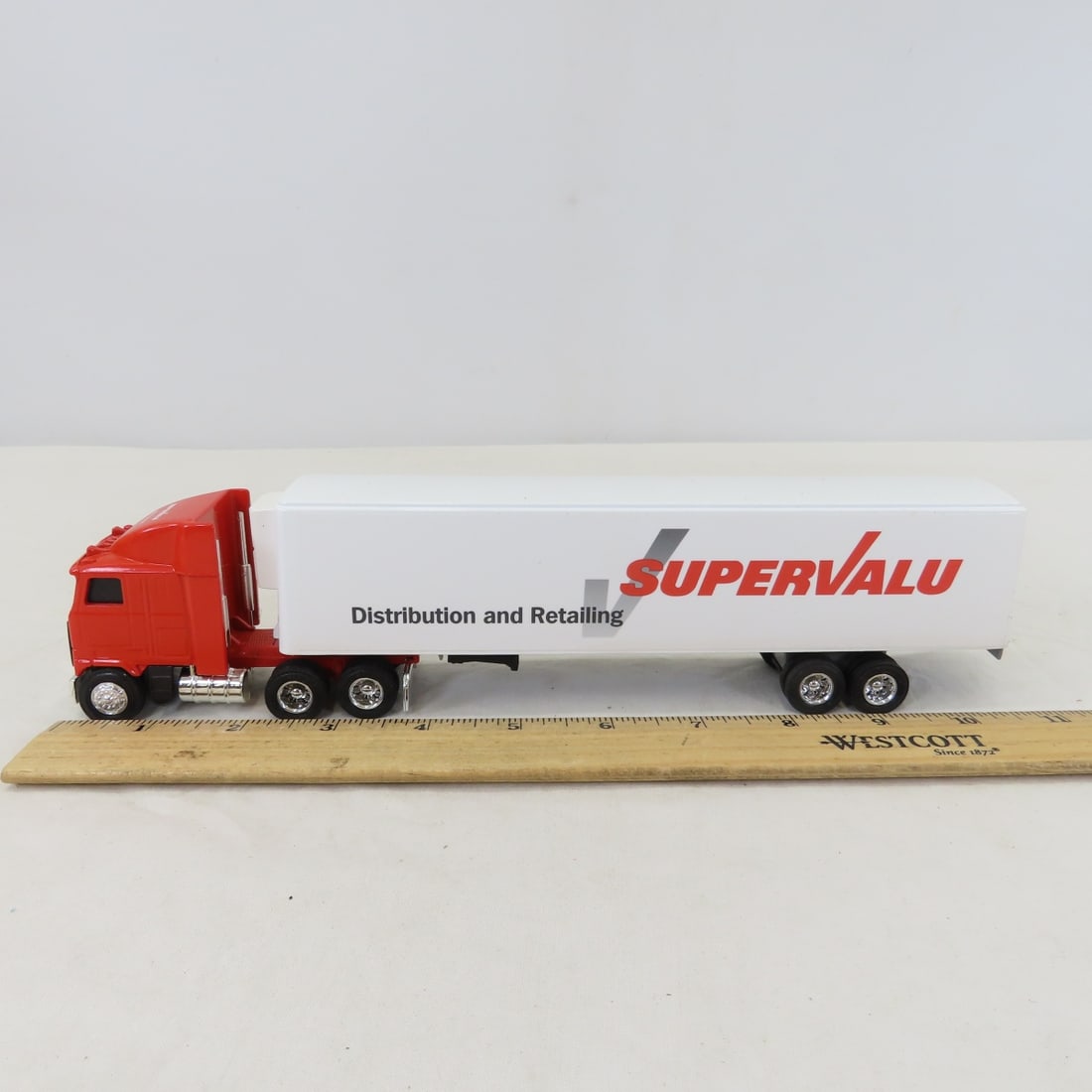 12 Diecast Tractor Trailers 1:64 - 10