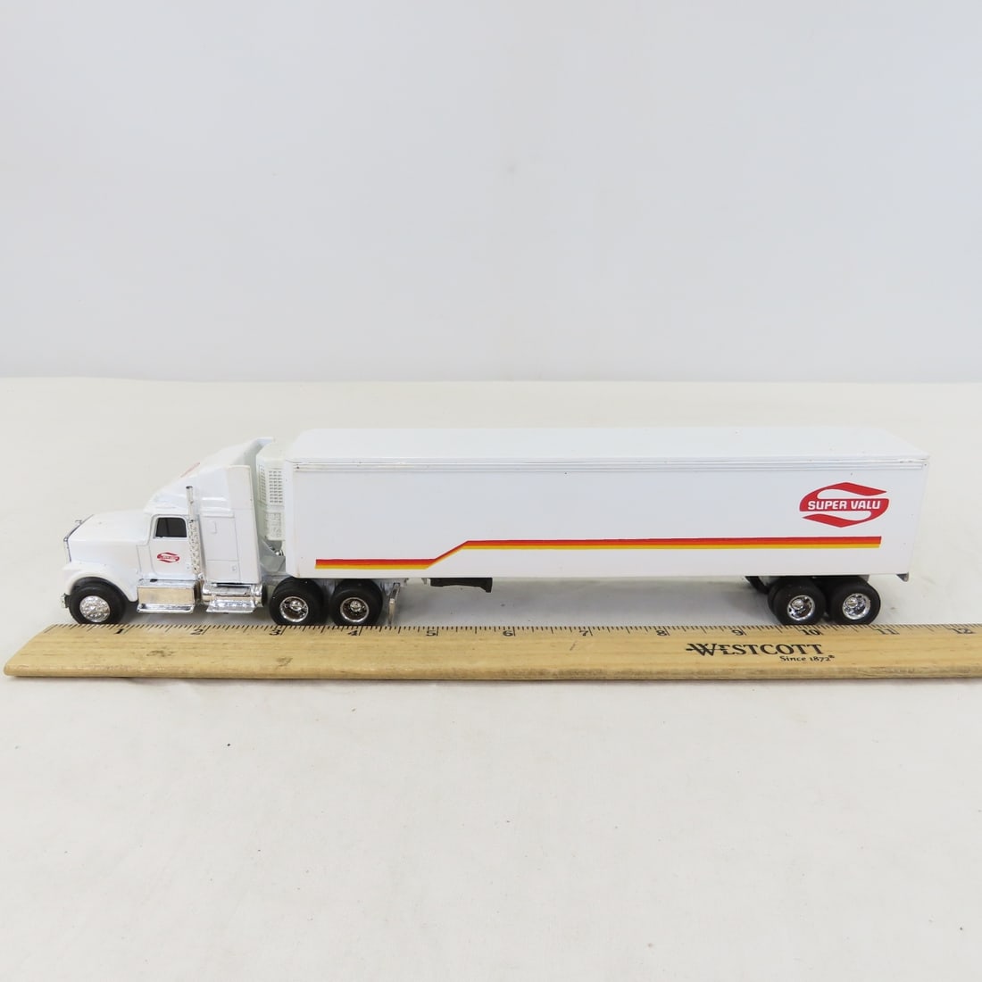 12 Diecast Tractor Trailers 1:64 - 12