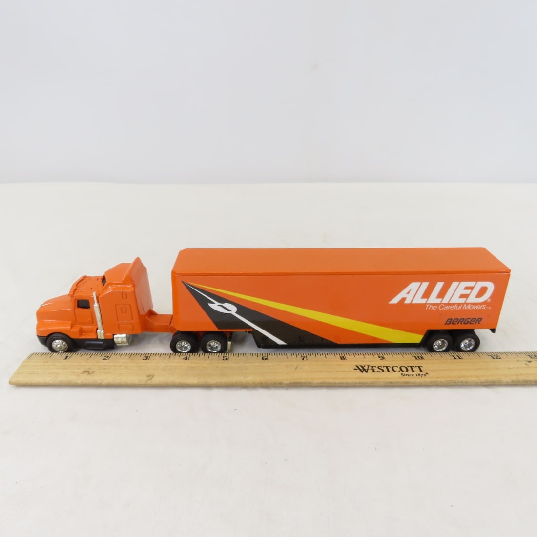 12 Diecast Tractor Trailers 1:64 - 4