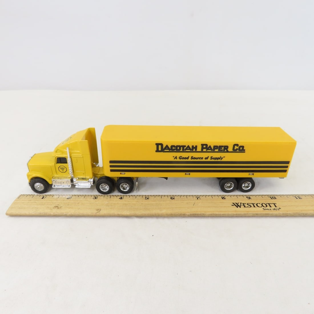 12 Diecast Tractor Trailers 1:64 - 5