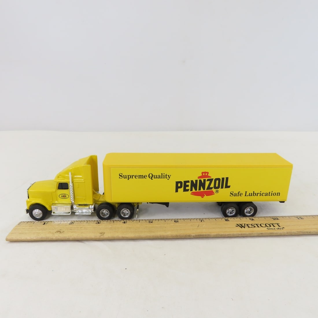 12 Diecast Tractor Trailers 1:64 - 7