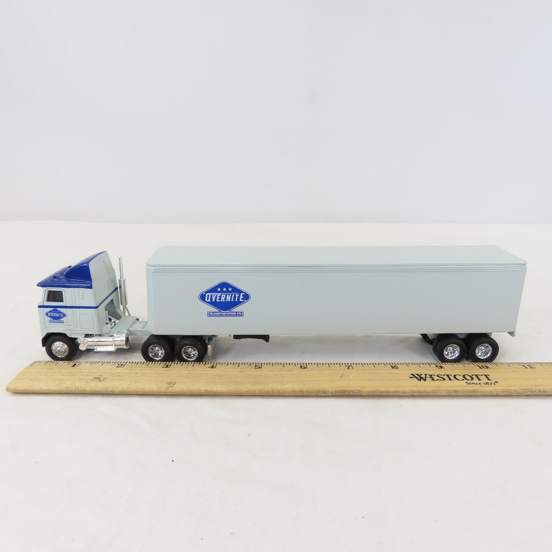 12 Diecast Tractor Trailers 1:64 - 8