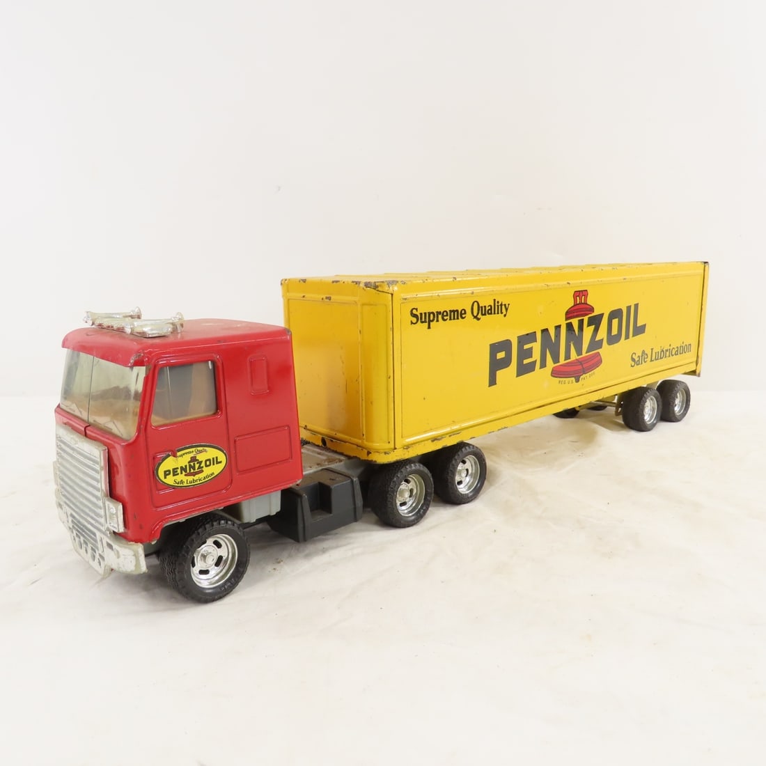 ERTL 1/32 Scale Velveeta & Pennzoil Semi Trucks - 2