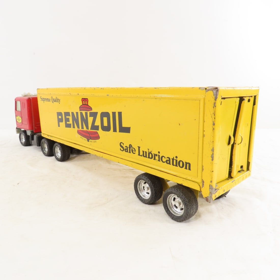 ERTL 1/32 Scale Velveeta & Pennzoil Semi Trucks - 4