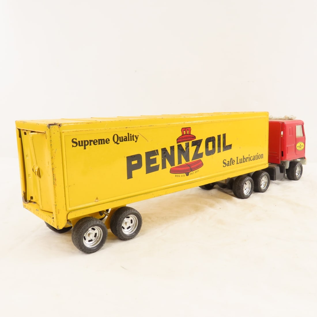ERTL 1/32 Scale Velveeta & Pennzoil Semi Trucks - 6