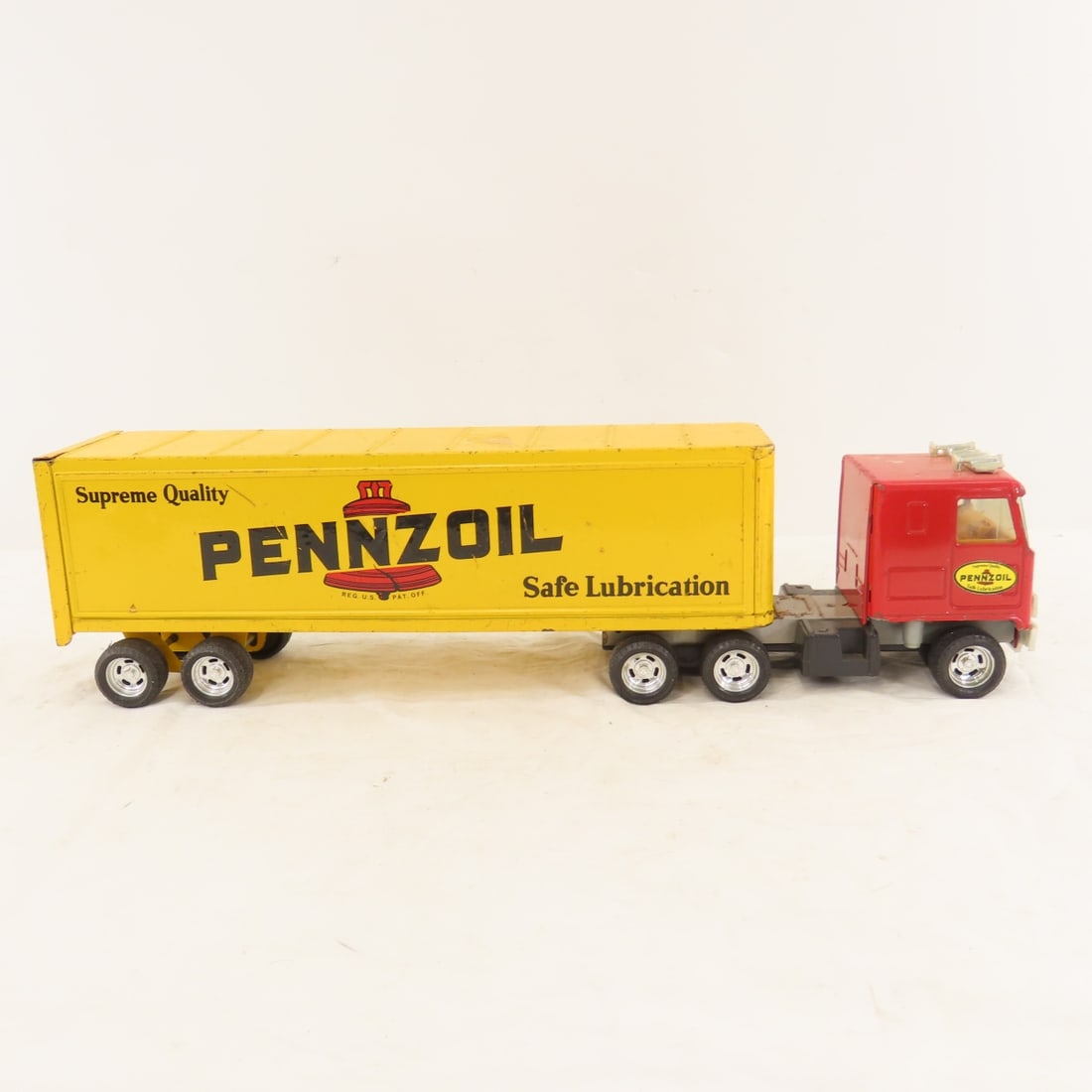 ERTL 1/32 Scale Velveeta & Pennzoil Semi Trucks - 7