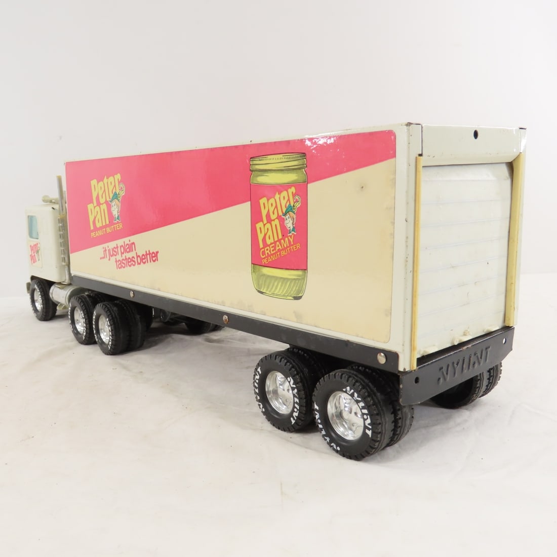 Original Nylint Peter Pan Peanut Butter COE Semi - 3