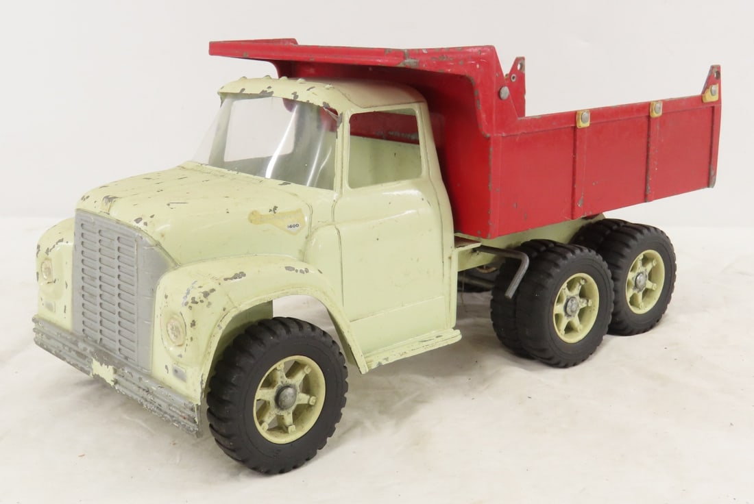 Original ERTL Pressed Steel Hydraulic Dump Truck (1 of 16)