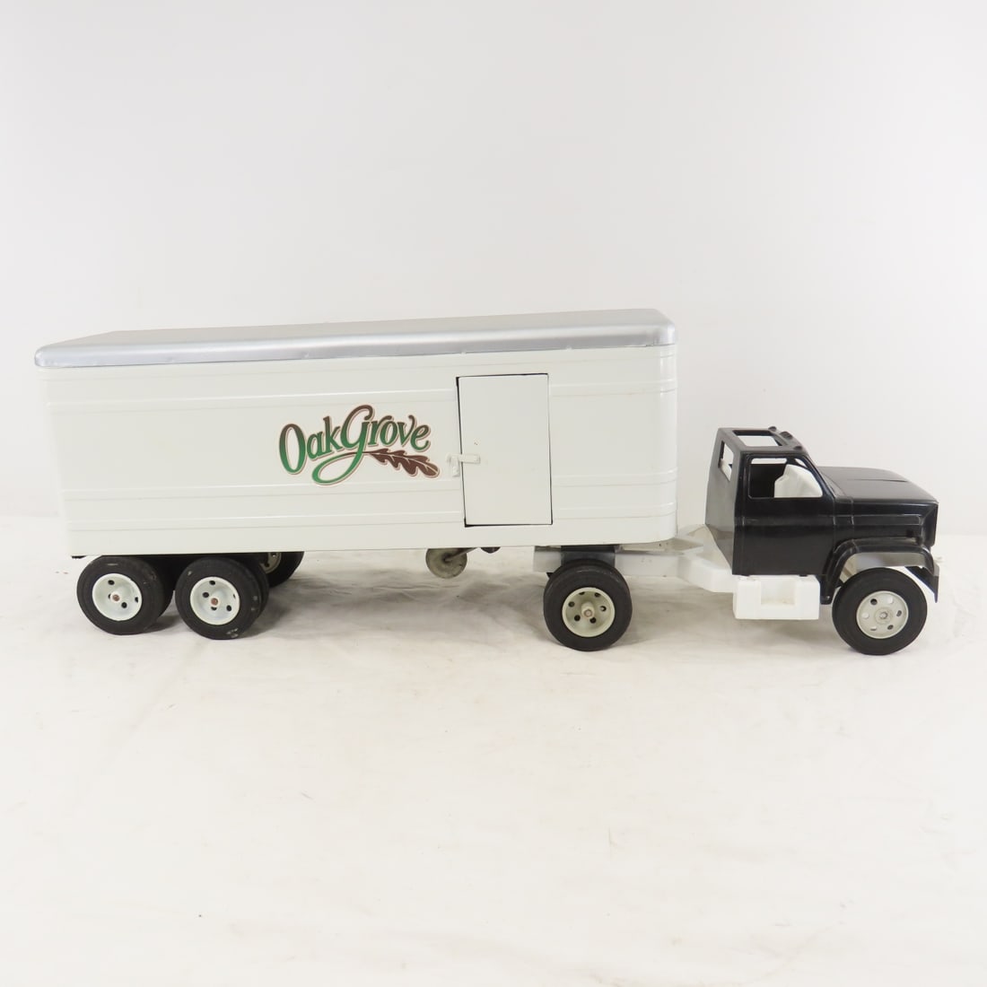 MARX Custom Oak Grove Tractor Trailer - 6
