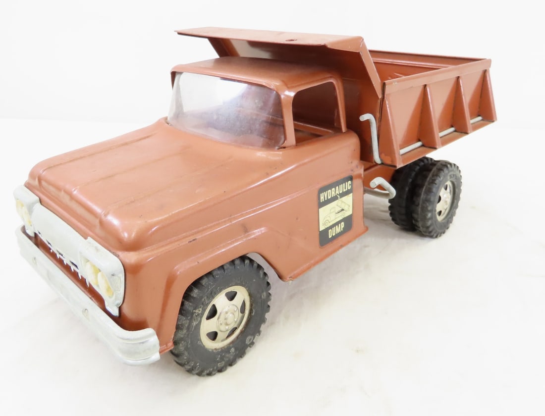Tonka Toys Hydraulic Dump Truck (1 of 17)
