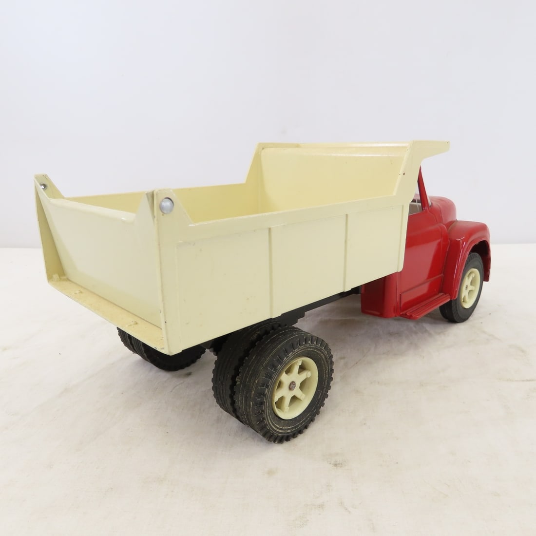 ERTL Truck Line Loadstar 1600 - Restored - 5