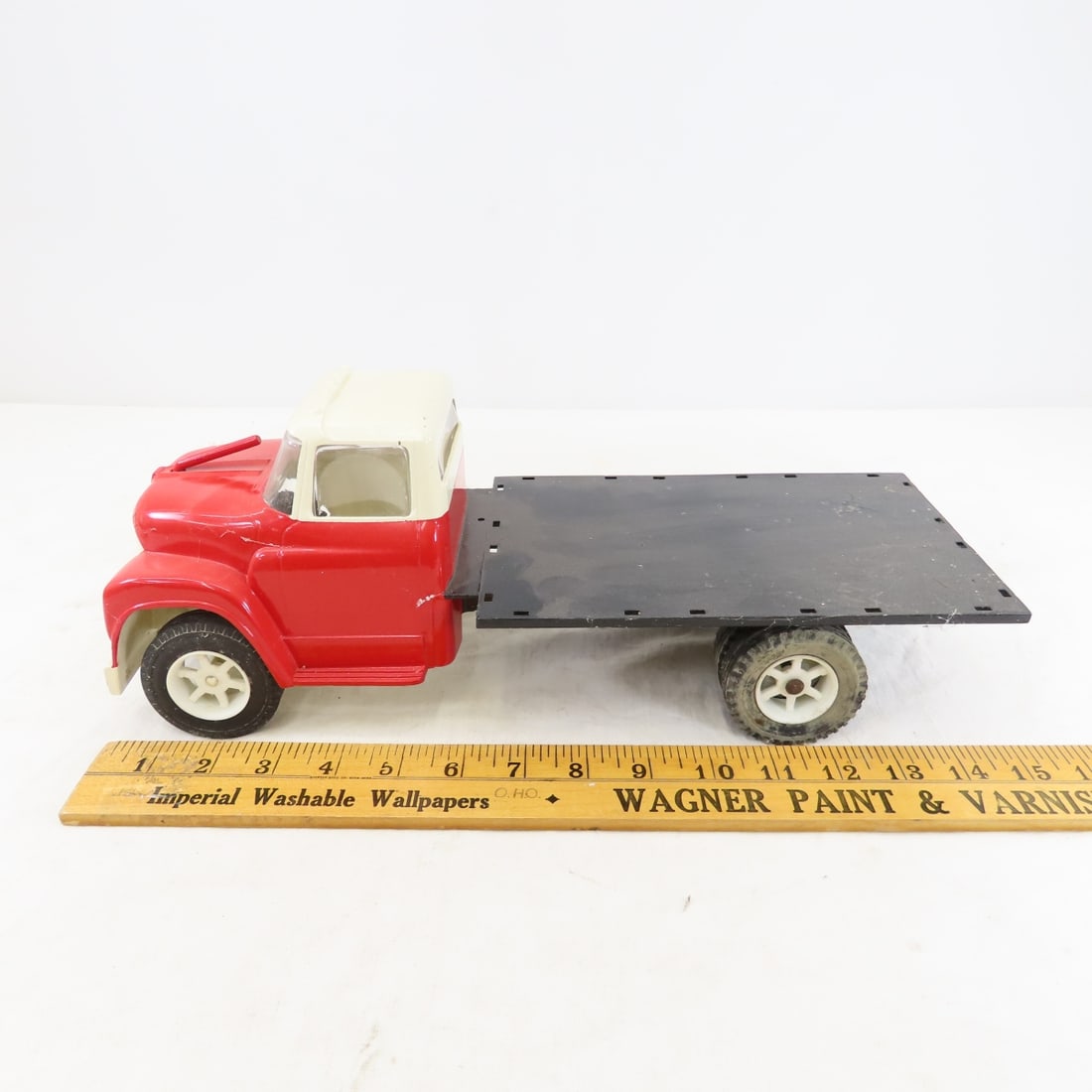 ERTL International Loadstar Touch Steering Flatbed - 2