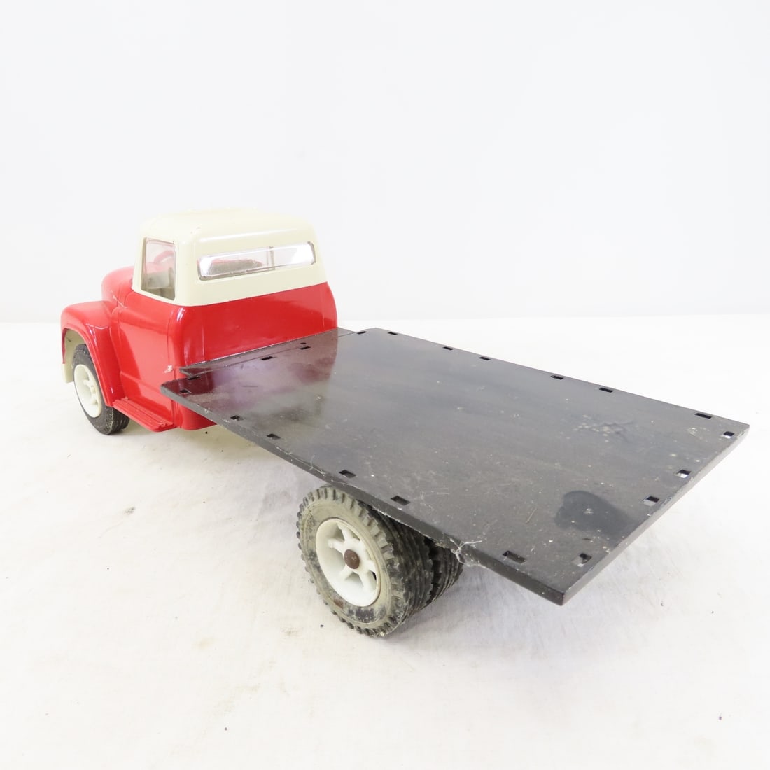 ERTL International Loadstar Touch Steering Flatbed - 3