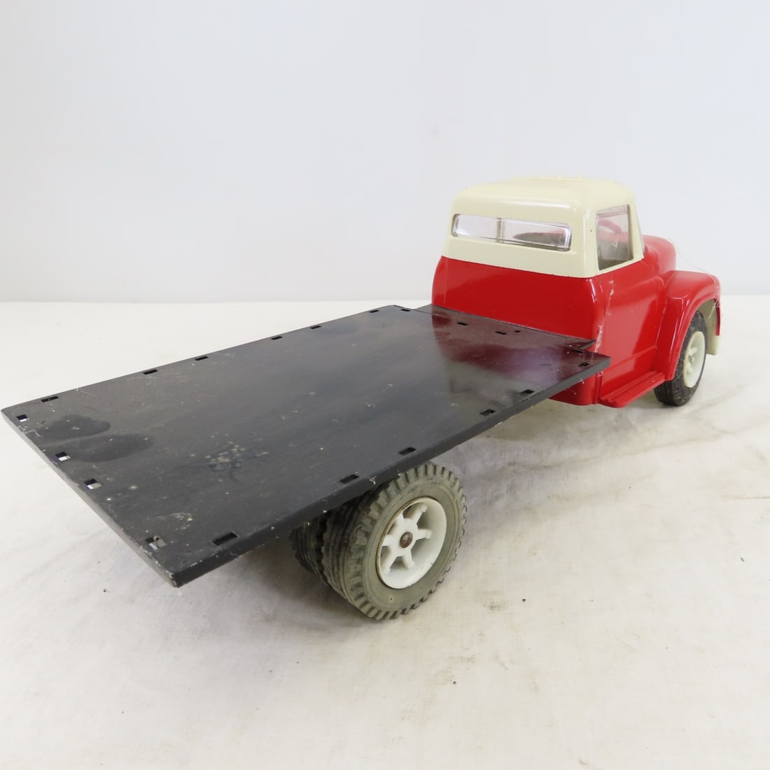 ERTL International Loadstar Touch Steering Flatbed - 5