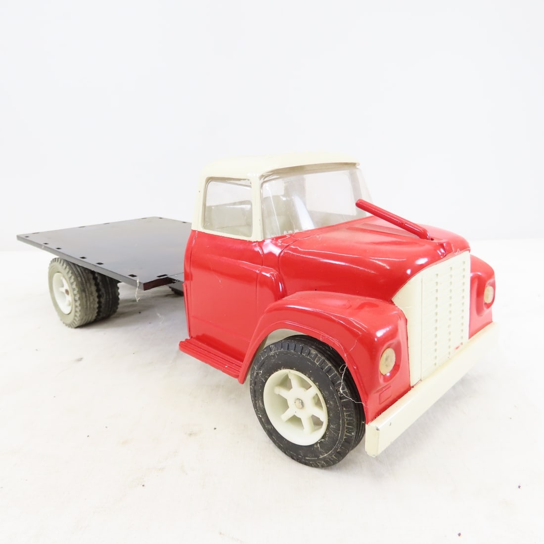 ERTL International Loadstar Touch Steering Flatbed - 7