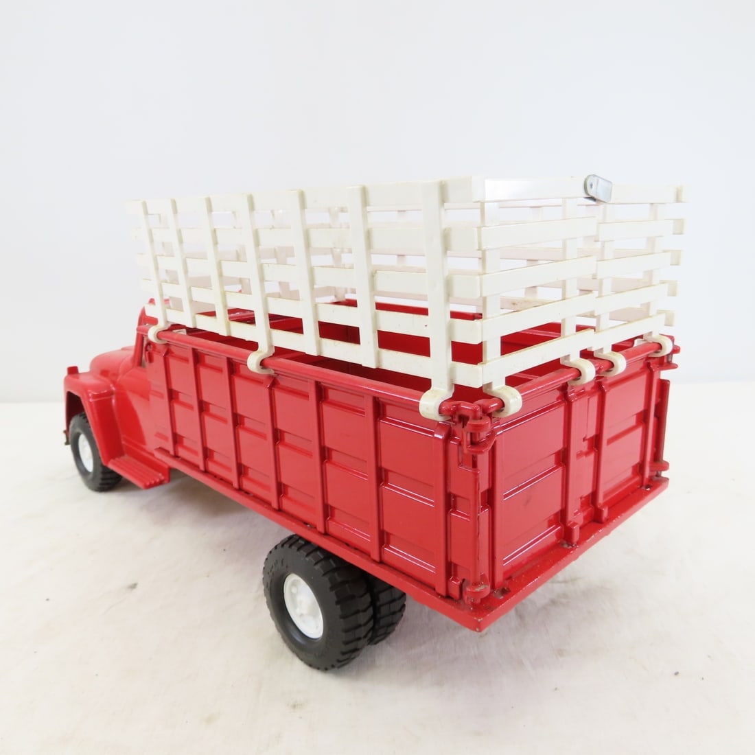 ERTL International Grain & Livestock Truck - 3