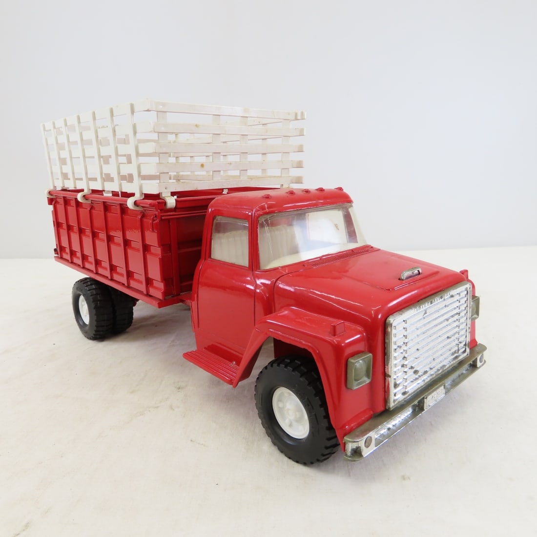 ERTL International Grain & Livestock Truck - 7